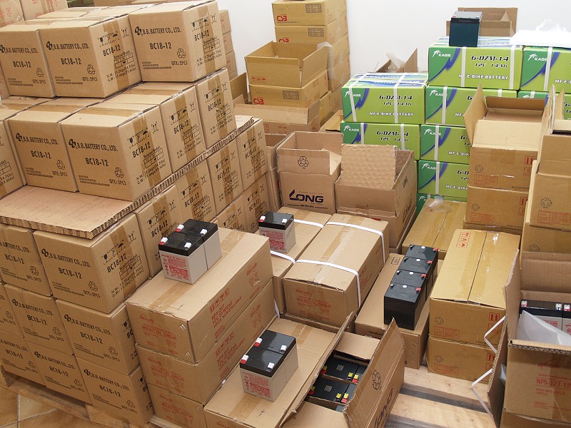 Új akksik raktárról, kartonból - 1. kép